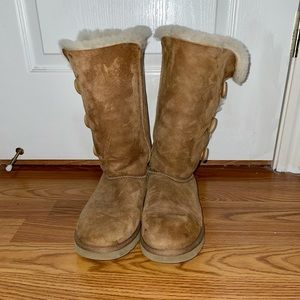 Ugg Bailey Button triplet boot